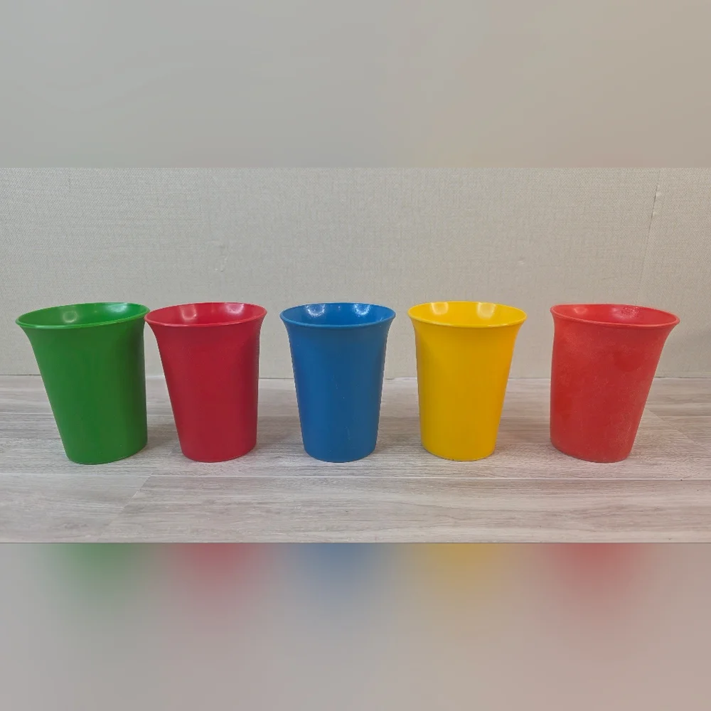 5 Tupperware Kids Tumblers - Picture 2 of 3